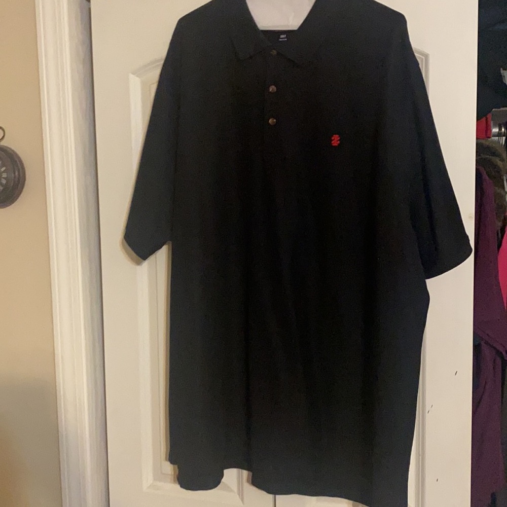Short sleeve Izod  button up shirt with a collar but